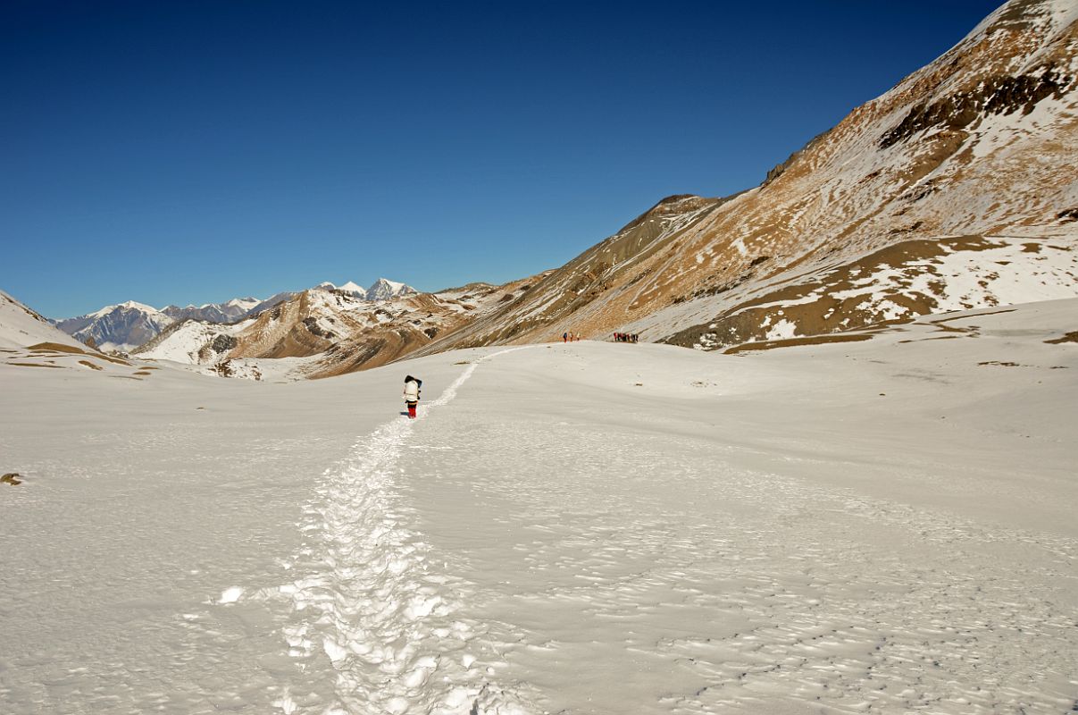 19 Start Of Trail Between Tilicho Tal Lake First Pass And Second Pass With Dhampus Peak And Sangdachhe Himal Beyond 